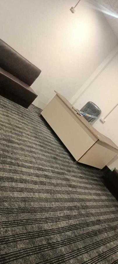 Oyo Golden Inn Hotel Meerut Bagian luar foto